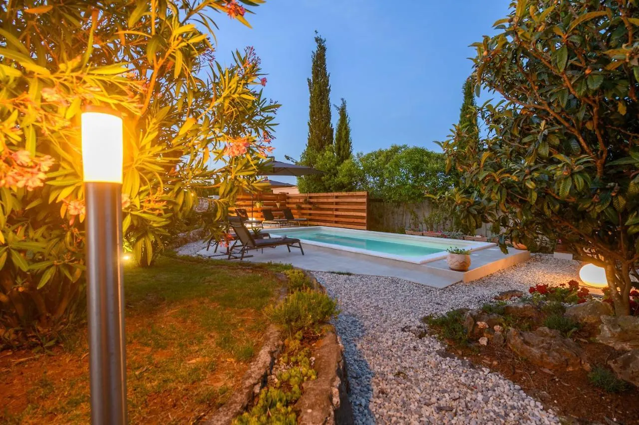 Haus Rustica Villa Póla 0*,