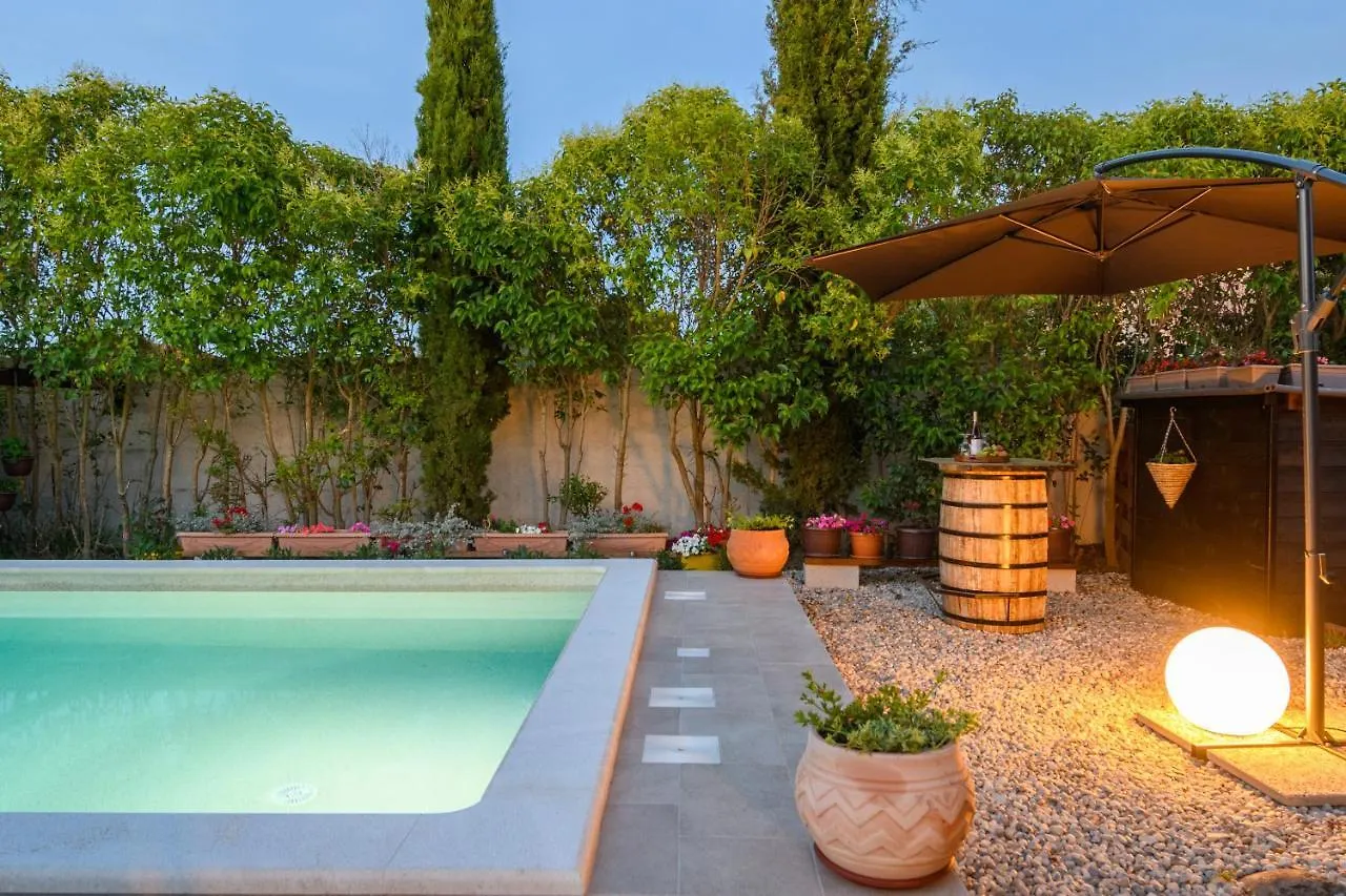 Haus Rustica Villa Póla Nyaraló